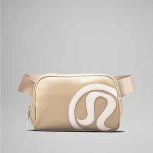 lululemon Everywhere Belt Bag